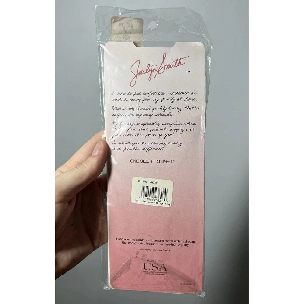 VTG Jaclyn Smith Silky Sheer Knee High Stockings 20 Denier Sandalfoot White OSFM